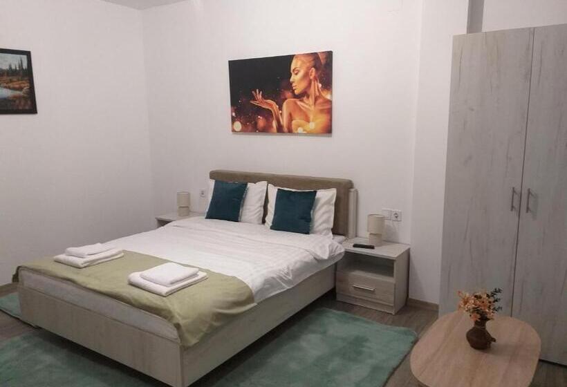 Номер Стандарт с Террасой, Luxury Runk House