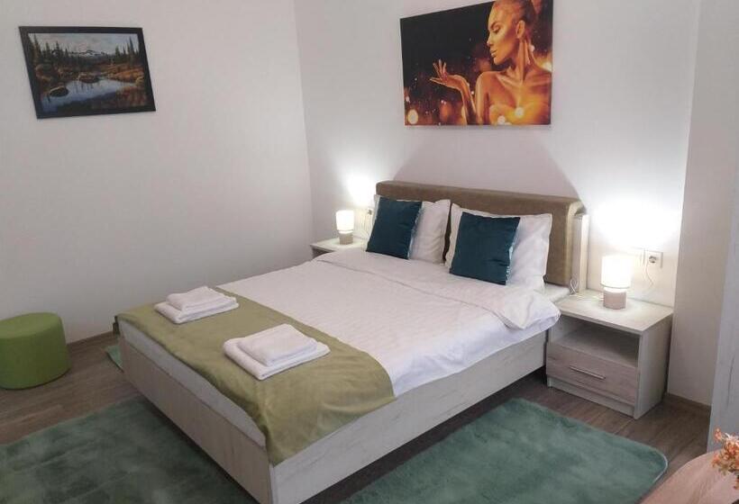 Номер Стандарт с Террасой, Luxury Runk House