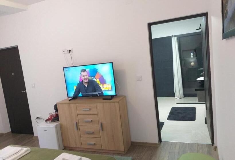 Номер Стандарт с Террасой, Luxury Runk House