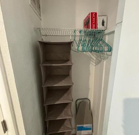 스탠다드 룸, Nice 2 Twin Bedroom   Best Central Location In Miami   Luggage Storage, Parking And Laundry For Free