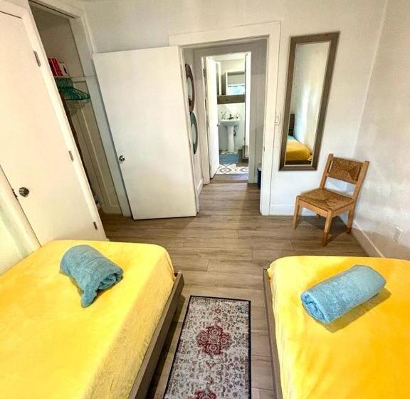 חדר סטנדרט, Nice 2 Twin Bedroom   Best Central Location In Miami   Luggage Storage, Parking And Laundry For Free