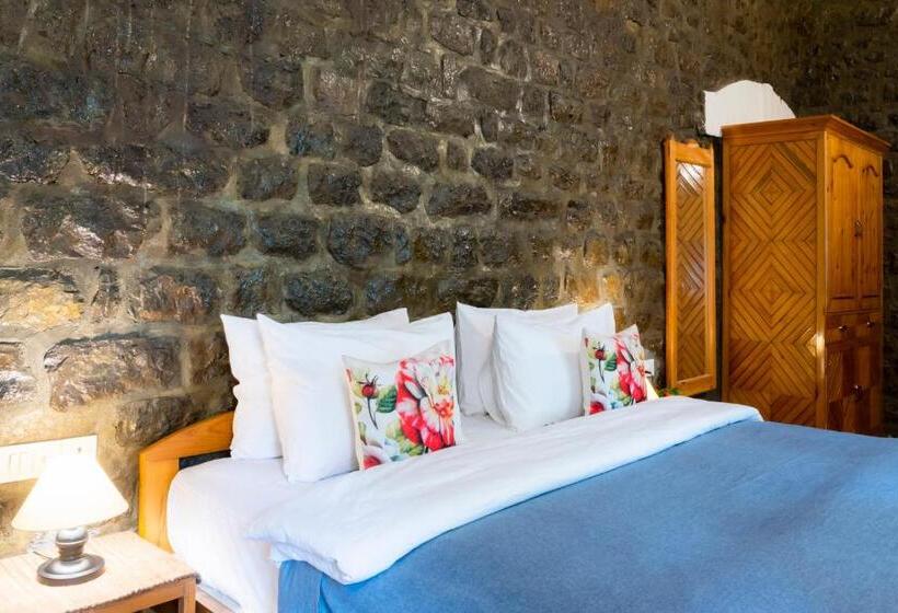 Номер Deluxe, House Of Hive, Gethiya