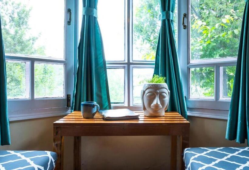 غرفة قياسية مطلّة علي الحديقة, House Of Hive, Gethiya