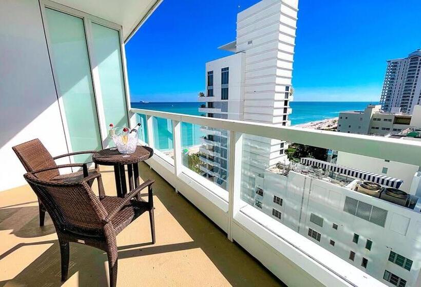 スタンダードスタジオ, Fontainebleau Resort Balcony W Ocean And City View