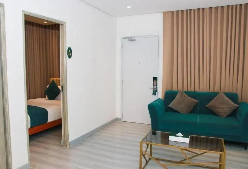 Standard-huone Jaettu Kylpyhuone, Solano Residences
