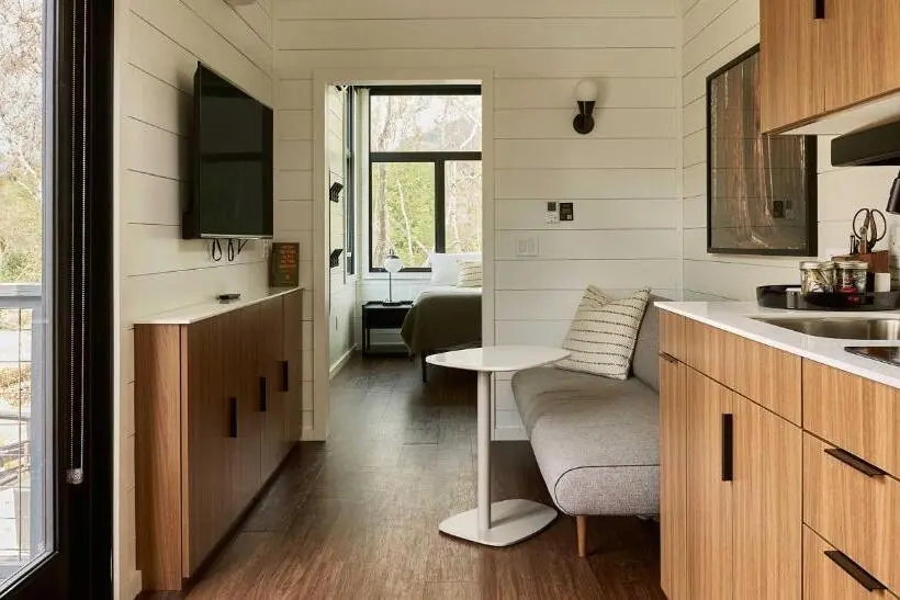身障者適用スタンダードルーム, Autocamp Asheville