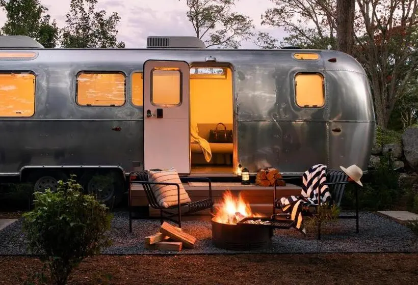 デラックスルーム, Autocamp Asheville