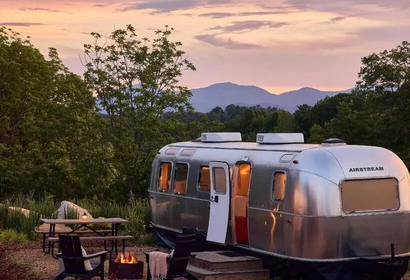デラックスルーム, Autocamp Asheville