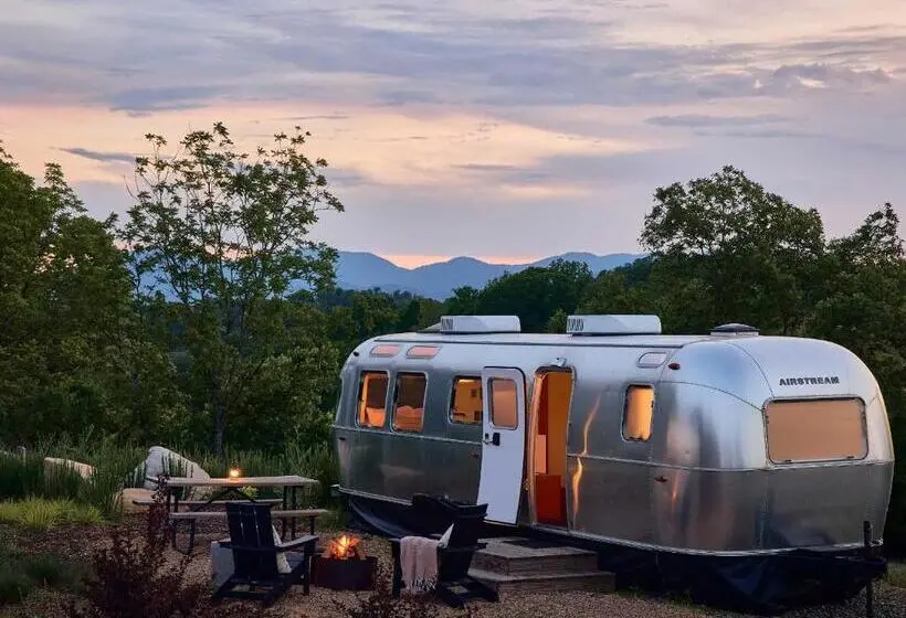 デラックスルーム, Autocamp Asheville
