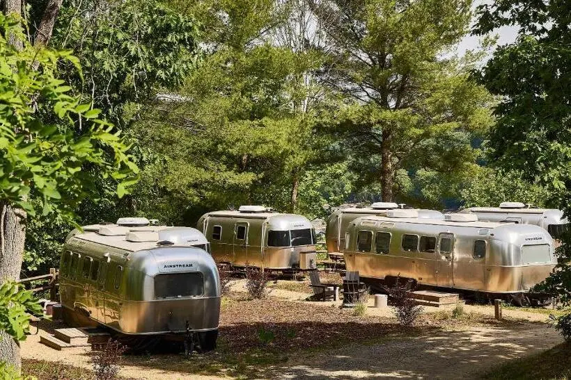 デラックスファミリールーム, Autocamp Asheville