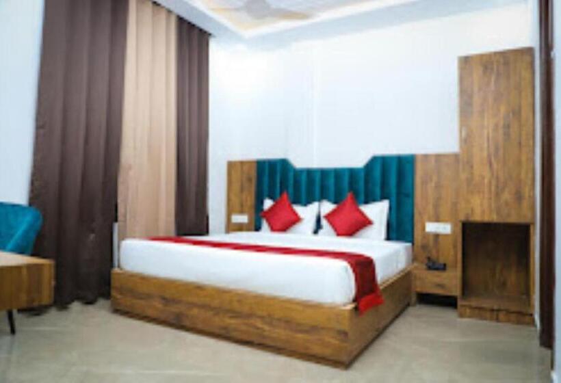 Quarto Deluxe, Del
