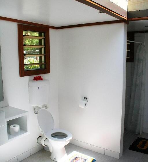 بانگلوی استاندارد, Mana Backpackers And Dive Resort