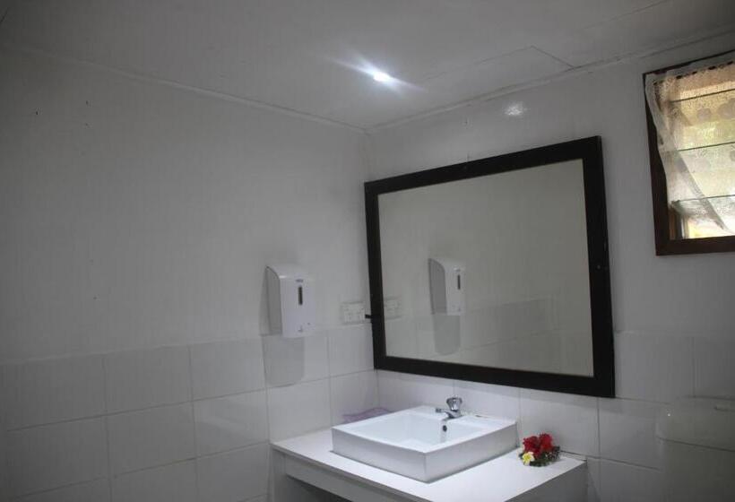 بانگلوی استاندارد, Mana Backpackers And Dive Resort