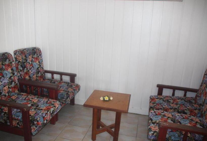 Семейный Номер, Mana Backpackers And Dive Resort