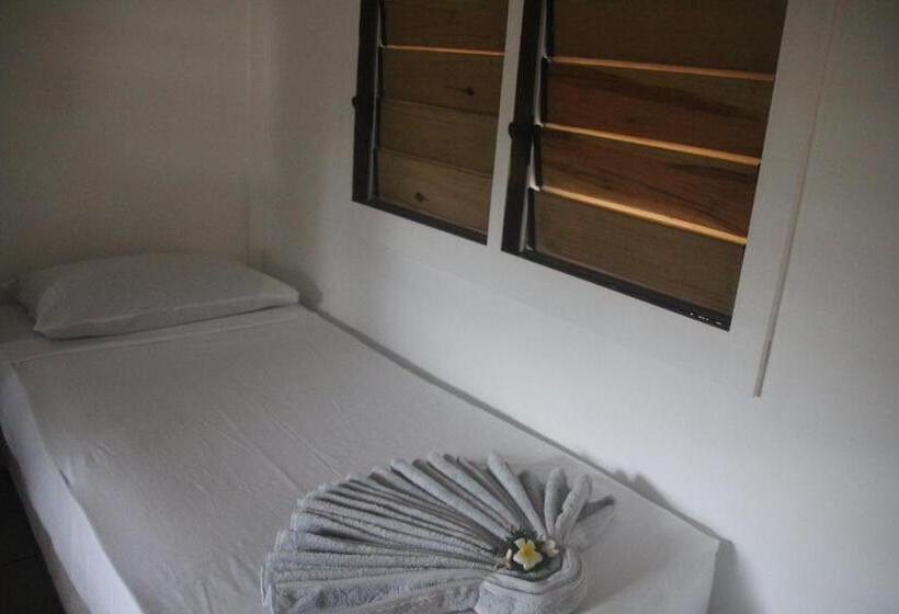 اتاق خانوادگی, Mana Backpackers And Dive Resort