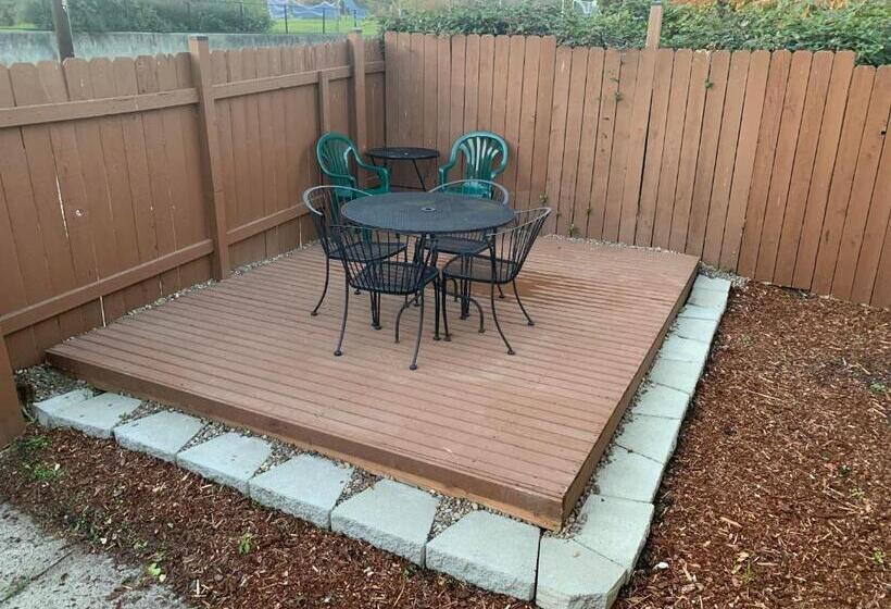 Standard room with outdoor bath, Judkins Guesthouse