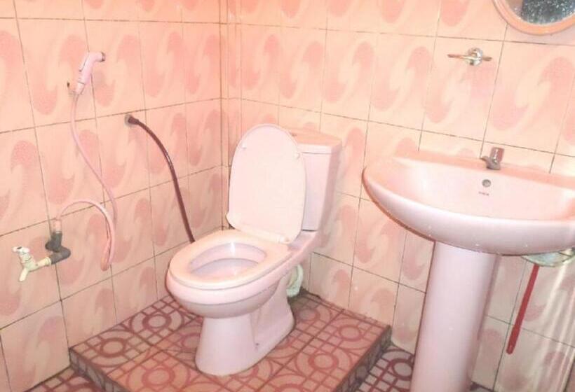 غرفة قياسية, Nisansala Guest