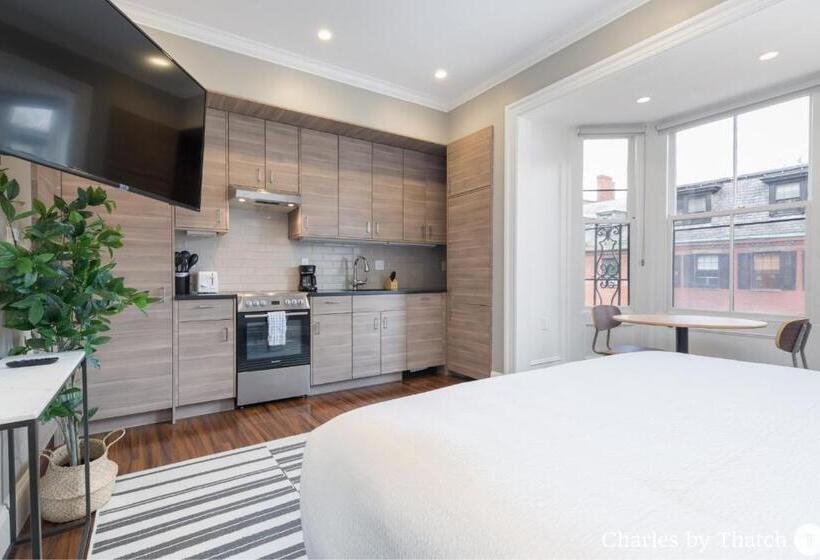 חדר סטודיו סטנדרד, J Miller Flats By Thatch