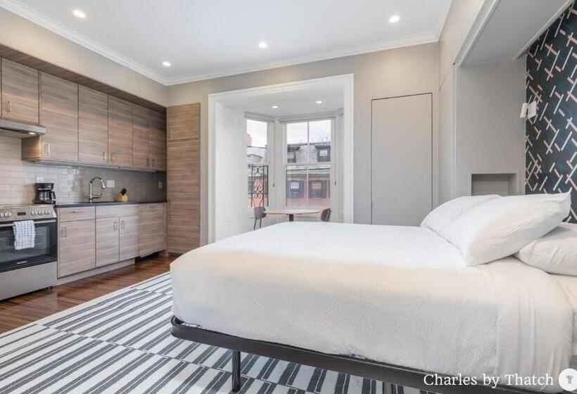 חדר סטודיו סטנדרד, J Miller Flats By Thatch