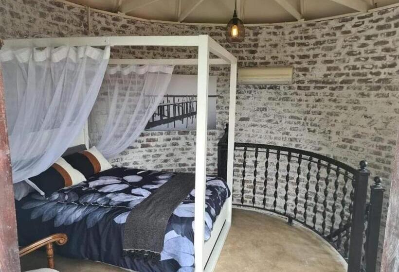 标准间带阳台, Castle Home