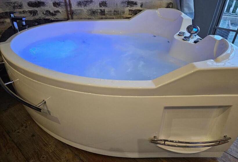 标准间带阳台, Castle Home