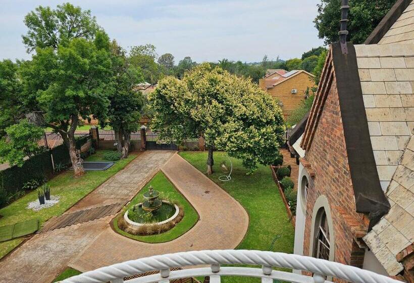 标准间带阳台, Castle Home