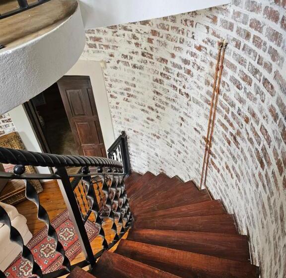 标准间带阳台, Castle Home