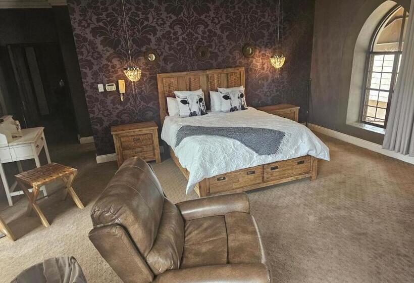 标准间, Castle Home