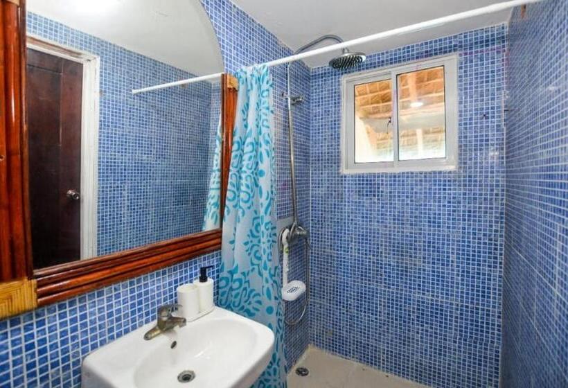 اتاق لوکس با بالکن و چشمانداز دریا, Dios Es Fiel Ali