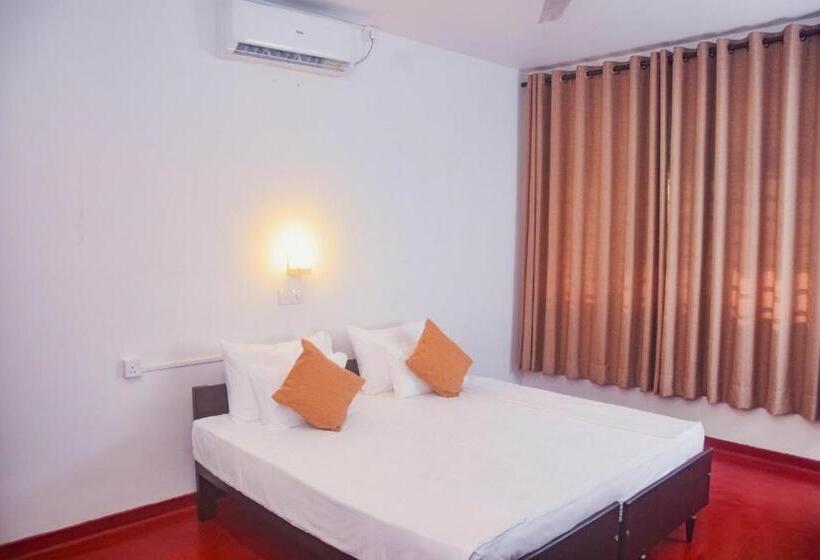 Номер Стандарт, The Beach House Hikkaduwa