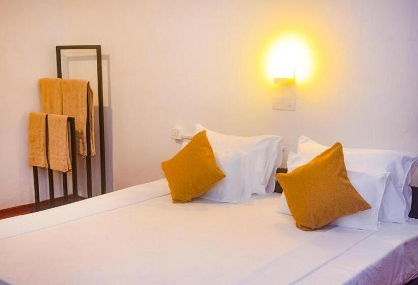 Номер Стандарт, The Beach House Hikkaduwa