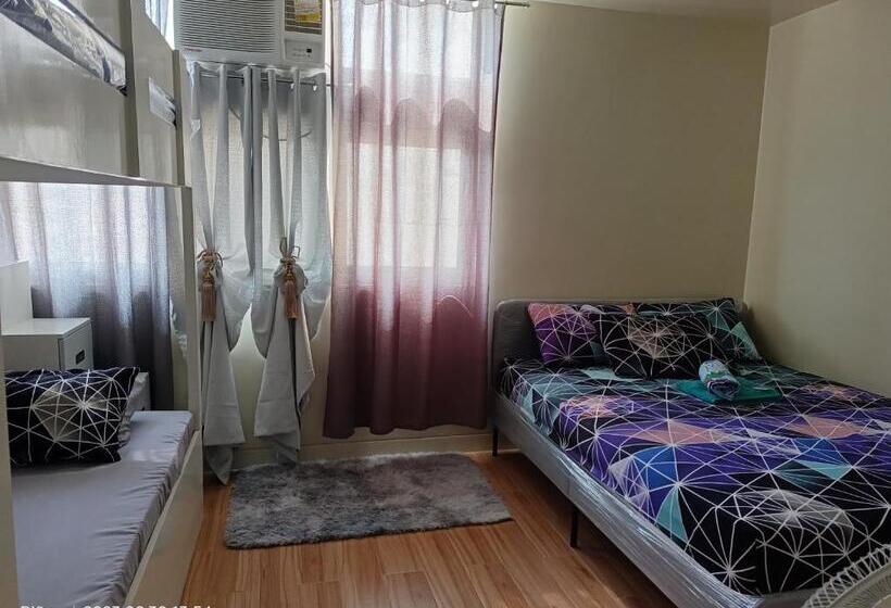 침실 1개 풀장 전망 아파트, Holland Park Condominium By Jona Carla Cariño