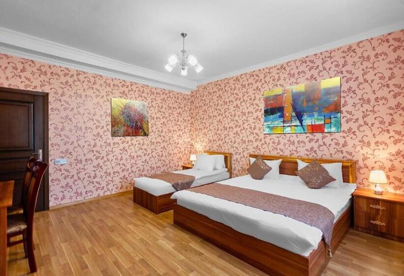 اتاق استاندارد سه نفره, Arivainn Center