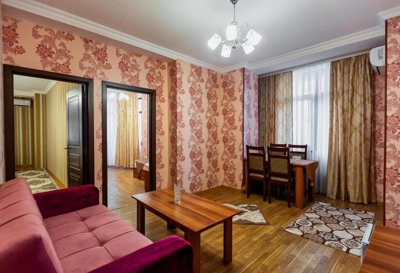 سوییت خانوادگی, Arivainn Center