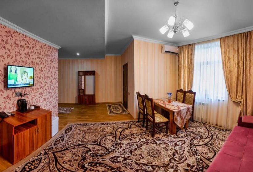 سوییت خانوادگی, Arivainn Center