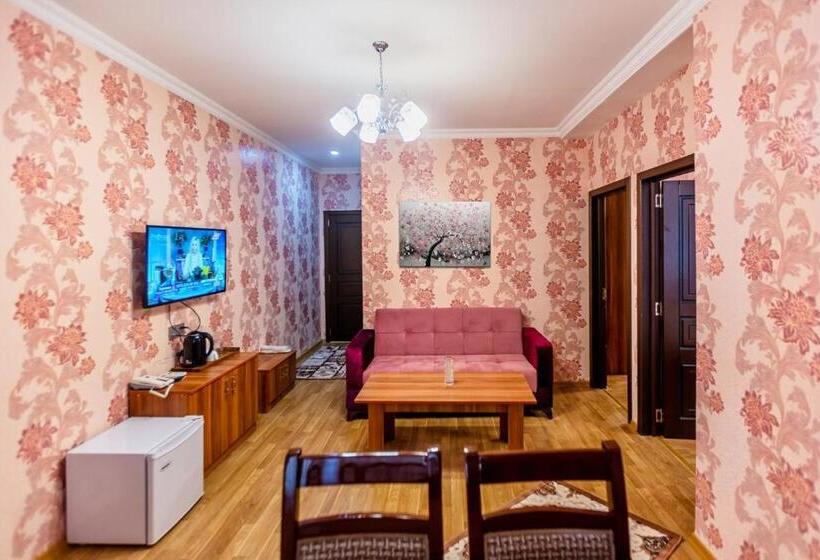 سوییت خانوادگی, Arivainn Center