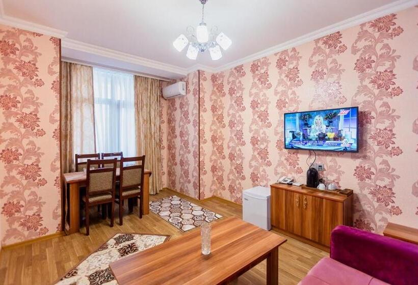 سوییت خانوادگی, Arivainn Center