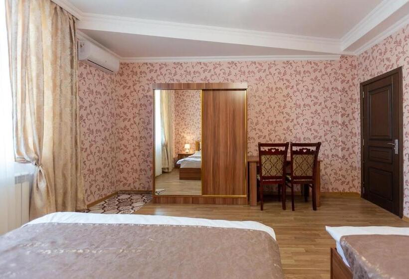 سوییت خانوادگی, Arivainn Center