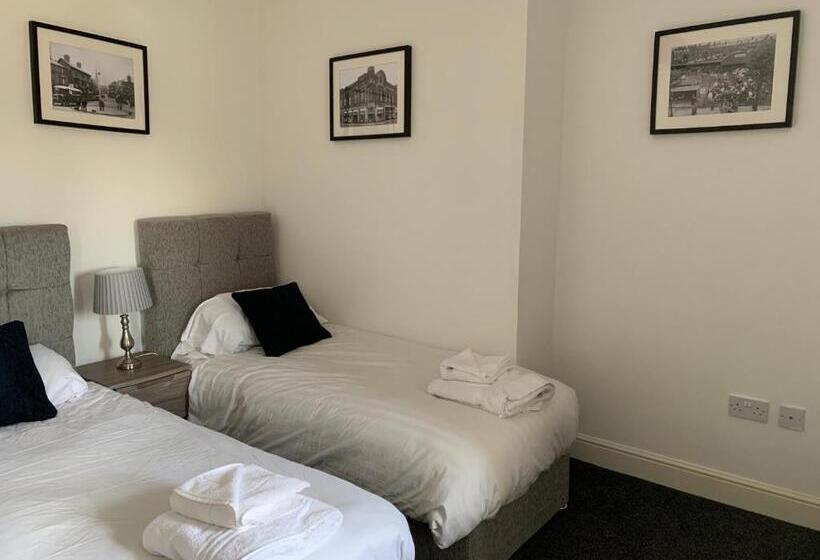 Дом 2 Спальни, Market Place Serviced Apartments, Leek