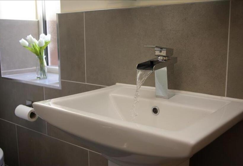 Апартаменты Superior 1 Спальня, Market Place Serviced Apartments, Leek