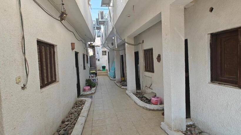 اتاق راحتی سه تخته, Michael S House