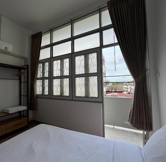 اتاق خانوادگی, Muangchan