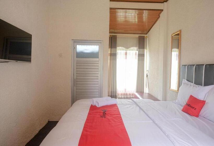 Номер Deluxe, Reddoorz Syariah @ Jalan Dieng Wonosobo 2