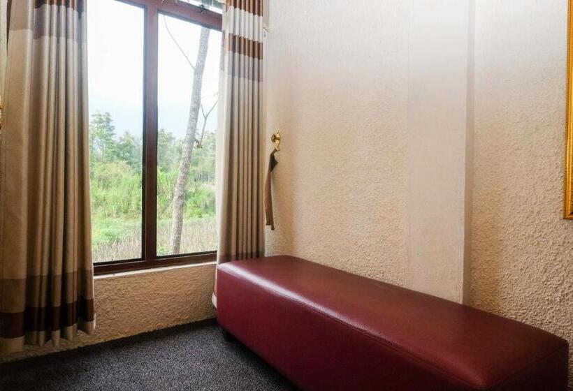 חדר דלוקס, Reddoorz Syariah @ Jalan Dieng Wonosobo 2