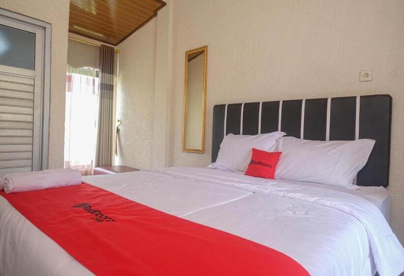 חדר דלוקס, Reddoorz Syariah @ Jalan Dieng Wonosobo 2