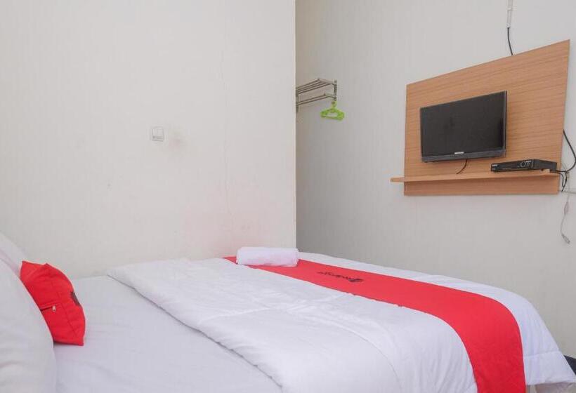 Номер Deluxe, Reddoorz Syariah @ Jalan Dieng Wonosobo 2