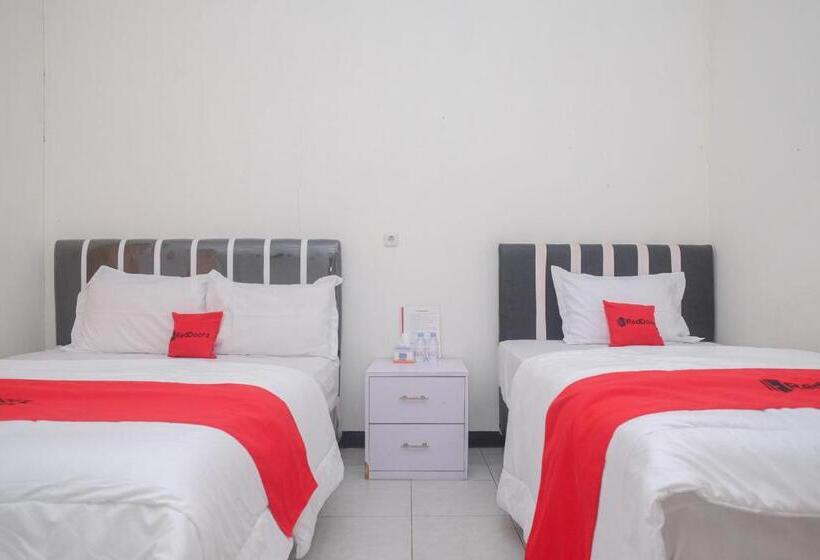 Семейный Номер, Reddoorz Syariah @ Jalan Dieng Wonosobo 2