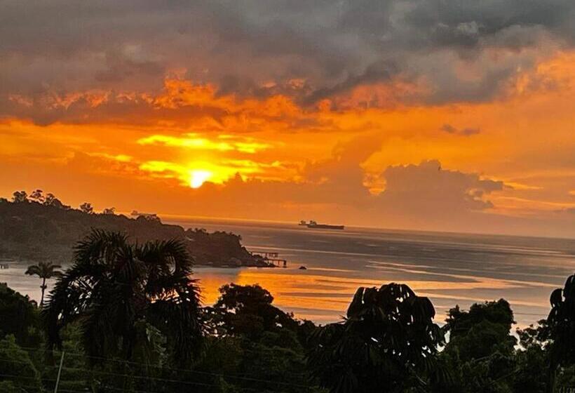 סטודיו משפחתי, Santomar Guest House