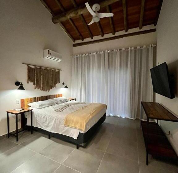 סטודיו משפחתי, Santomar Guest House