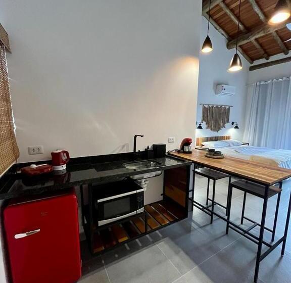 סטודיו משפחתי, Santomar Guest House